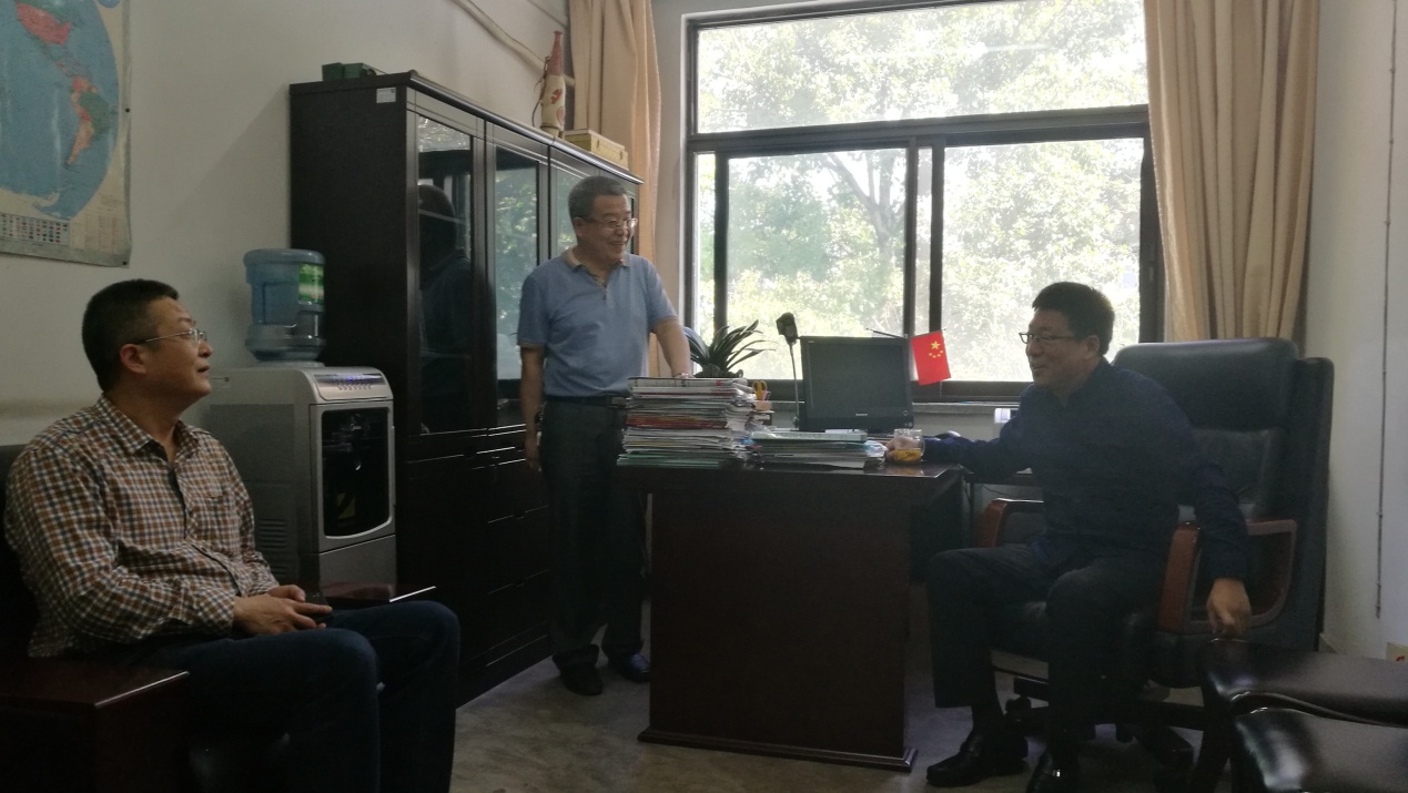 韩文飞与范忠副院长座谈