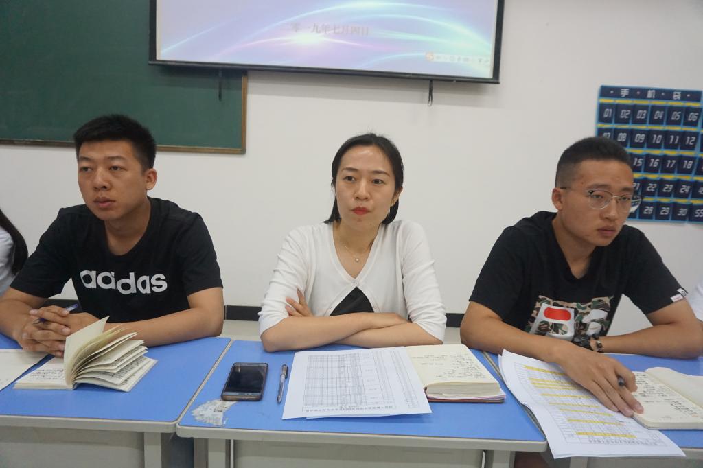 1.乔乐宣布《用友•新道会计学院首届团总支•学生会干部名单》